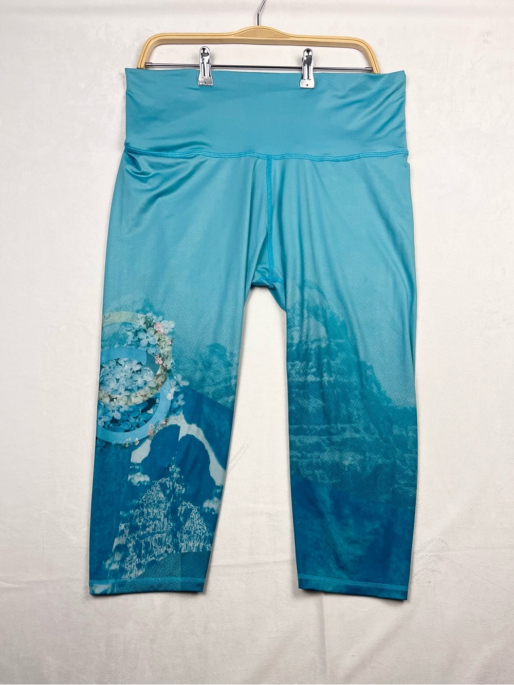 Rose Buddha Blue Print High-Waist Capri Leggings Size 14